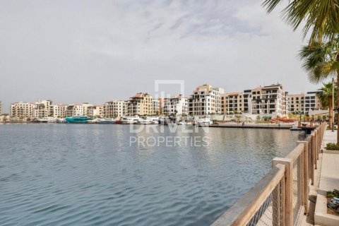 Apartment in Jumeirah, Dubai, UAE 2 bedrooms, 118.27 sq.m. № 746986 - photo 16