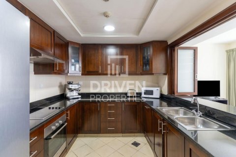 Apartmen di The Views, Dubai, UAE 2 bilik tidur, 131.46 meter persegi № 746987 - foto 11