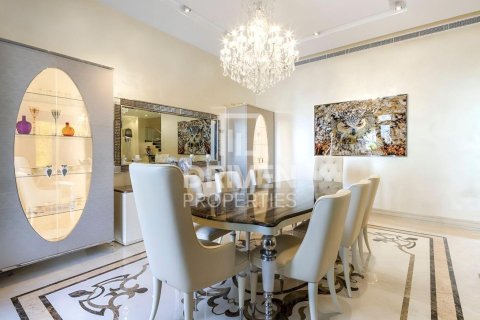 Vila u Palm Jumeirah, Dubai, UAE 5 spavaćih soba, 340.03 m2 Br. 745801 - fotografija 12