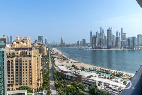 Apartment in Palm Jumeirah, Dubai, UAE 4 bedrooms, 464.52 sq.m. № 739177