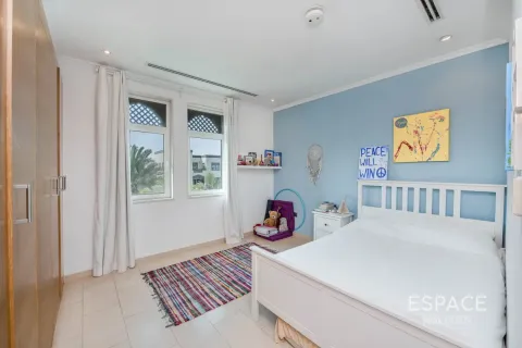 Üürile anda villa asukohaga Jumeirah Park, Dubai, AÜE: 3 magamistoaga, 285 m² Nr 661248 - pilt 9