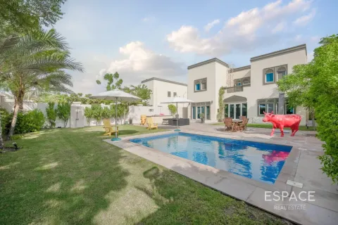 Villa in Jumeirah Park, Dubai, UAE 3 bedrooms, 285 sq.m. № 661248