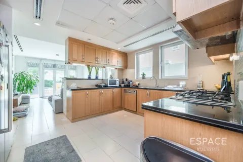 Üürile anda villa asukohaga Jumeirah Park, Dubai, AÜE: 3 magamistoaga, 285 m² Nr 661248 - pilt 6
