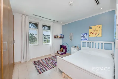 Vila v Jumeirah Park, Dubai, SAE 3 ložnice, 285 m² Č.: 661248 - fotografie 9