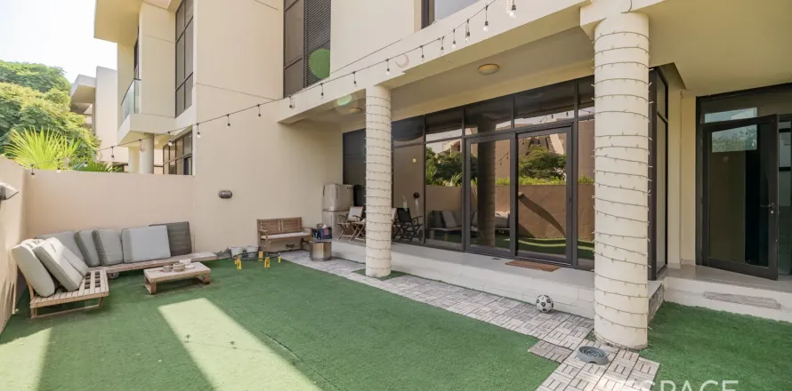 Řadový dům v DAMAC Hills (Akoya by DAMAC), Dubai, SAE 3 ložnice, 209 m² Č.: 661249