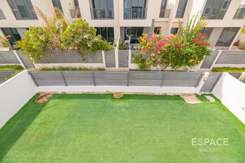 Зняти в оренду віллу в Дубай Хилс Эстейт, ОАЕ 4 спальні, 229м2, № 661251 - фото 17