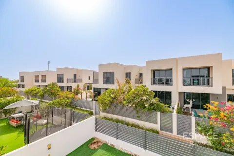 Зняти в оренду віллу в Дубай Хилс Эстейт, ОАЕ 4 спальні, 229м2, № 661251 - фото 18