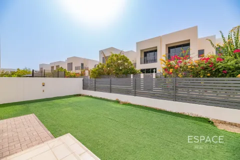 Зняти в оренду віллу в Дубай Хилс Эстейт, ОАЕ 4 спальні, 229м2, № 661251 - фото 19