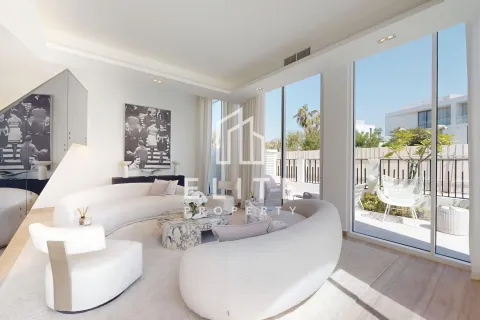 Willa w Dubai, ZEA 4 sypialnie nr 681759