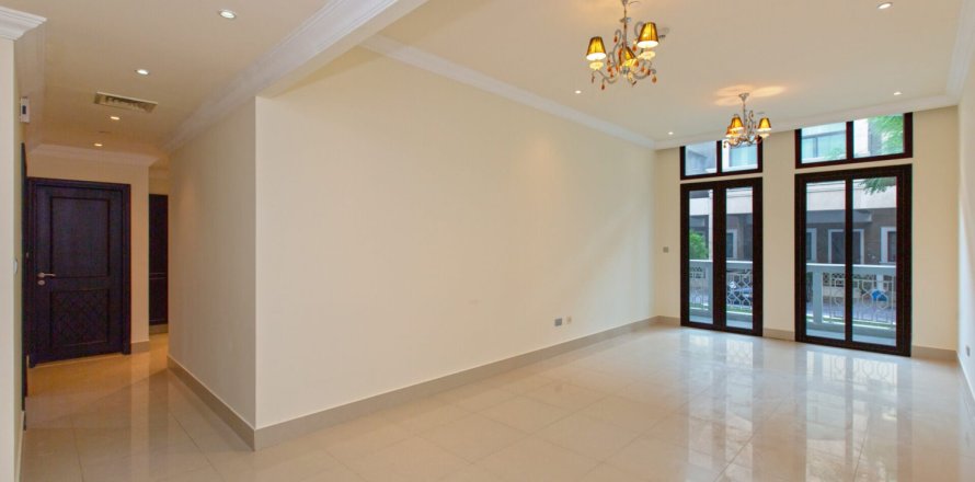 Jumeirah Village Circle、Dubai、UAEにあるマンション 2ベッドルーム、131 m2 No677550