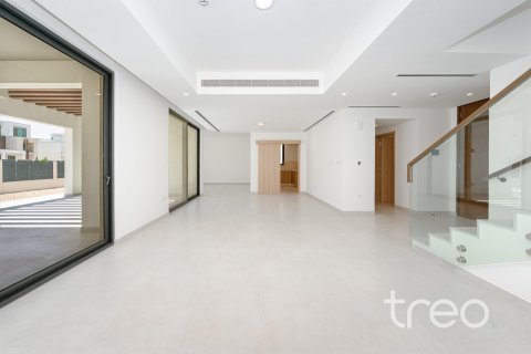 Villa till försäljning i Arabian Ranches 3, Dubai, UAE 5 sovrum, 527.5 kvm Nr. 733920 - fotografi 3