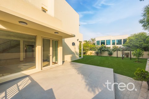 Villa till försäljning i Arabian Ranches, Dubai, UAE 3 sovrum, 298.78 kvm Nr. 733925 - fotografi 23