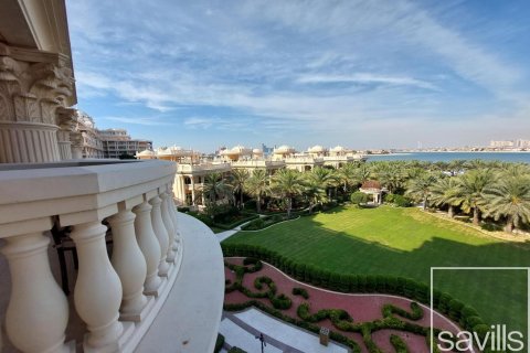 Apartment in Palm Jumeirah, Dubai, UAE 1 room, 72 sq.m. № 635352 - photo 3