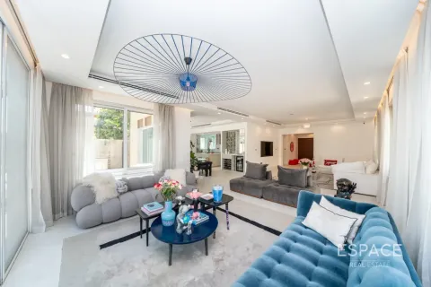 Jumeirah Park, Dubai, BAE’de kiralık villa 4 yatak odası, 328 m&sup2; No 738269 - fotoğraf 4