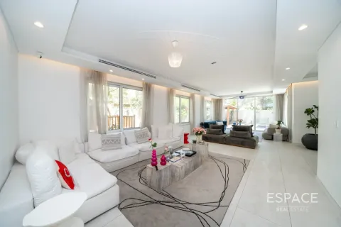 Jumeirah Park, Dubai, BAE’de kiralık villa 4 yatak odası, 328 m&sup2; No 738269 - fotoğraf 3
