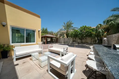 Jumeirah Park, Dubai, BAE’de kiralık villa 4 yatak odası, 328 m&sup2; No 738269 - fotoğraf 2