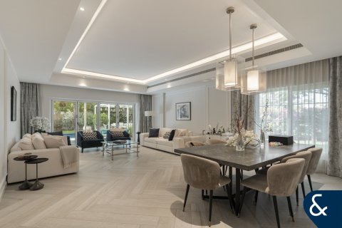 Villa te koop in Arabian Ranches, Dubai, VAE 5 slaapkamers, 409 vr.m., nr 697973 - foto 2