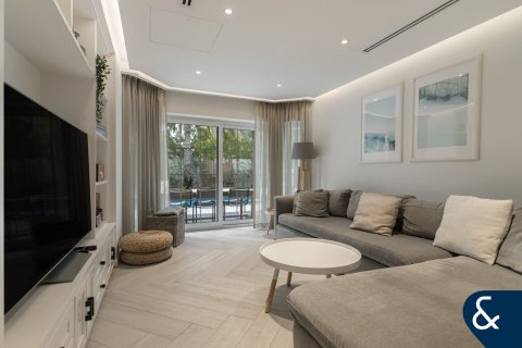 Villa te koop in Arabian Ranches, Dubai, VAE 5 slaapkamers, 409 vr.m., nr 697973 - foto 5