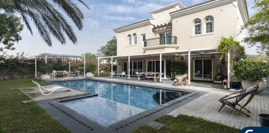 Villa in Arabian Ranches, Dubai, VAE 5 slaapkamers, 409 vr.m. nr 697973