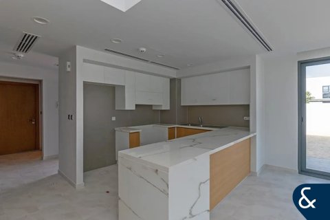 Таунхаус Dubai Land, Дубай, БАӘ-да 4 жатын бөлмелер, 218 м² № 697974 - фото 2