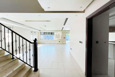 Вилла Jumeirah Park, Дубай, БАӘ-да 5 жатын бөлмелер, 740 м² № 663825 - фото 4