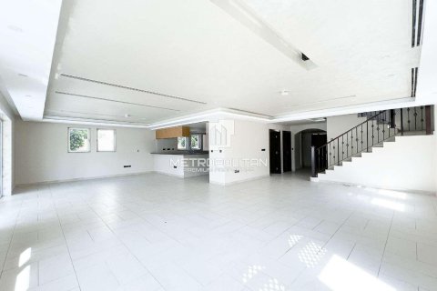 Вилла Jumeirah Park, Дубай, БАӘ-да 5 жатын бөлмелер, 740 м² № 663825 - фото 2