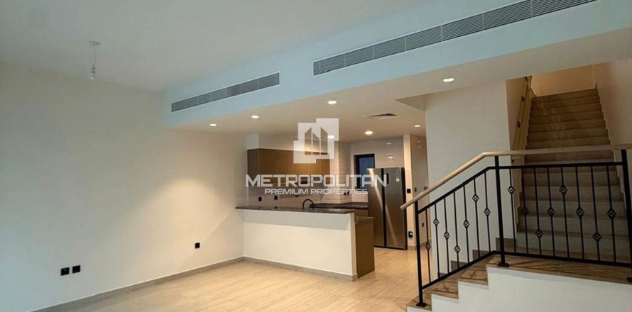 Řadový dům v Damac Lagoons, Dubai, SAE 4 ložnice, 144 m² Č.: 663826