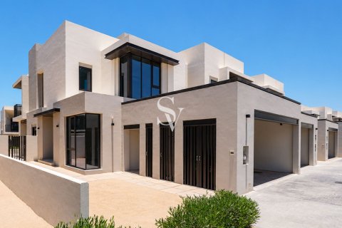 تاون هاوس للبيع في جبل علي، دبي، الإمارات العربية المتحدة 4 غرفة نوم ، 340 متر مربع ، رقم 721558 - صورة 1