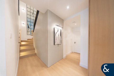 The Lakes, Dubai, संयुक्त अरब अमीरात में विला, 4 बेडरूम, 335 वर्ग मीटर, संख्या 698024 - फ़ोटो 5