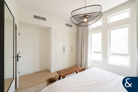 The Lakes, Dubai, संयुक्त अरब अमीरात में विला, 4 बेडरूम, 335 वर्ग मीटर, संख्या 698024 - फ़ोटो 15