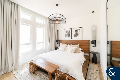 The Lakes, Dubai, संयुक्त अरब अमीरात में विला, 4 बेडरूम, 335 वर्ग मीटर, संख्या 698024 - फ़ोटो 14