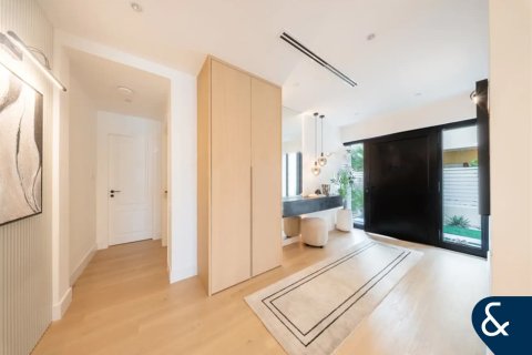 The Lakes, Dubai, संयुक्त अरब अमीरात में विला, 4 बेडरूम, 335 वर्ग मीटर, संख्या 698024 - फ़ोटो 2