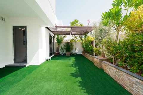 Villa itt: Yas Island, Abu Dhabi, EAE, 3 hálószoba, 213.68 m², azonosító: 748221 - fénykép 2