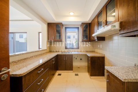 Városi lakóépület itt: Arabian Ranches, Dubai, EAE, 3 hálószoba, 200.29886800 m², azonosító: 720401 - fénykép 19