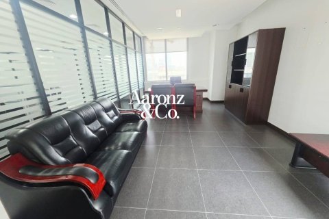 Bureau à Business Bay, Dubai, EAU: 108 m2 № 752157