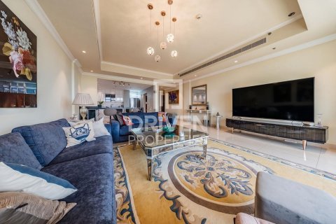 Huoneisto Palm Jumeirah, Dubai, Arabiemiraatit 3 makuuhuonetta, 238.39 m2 № 761653 - kuva 4