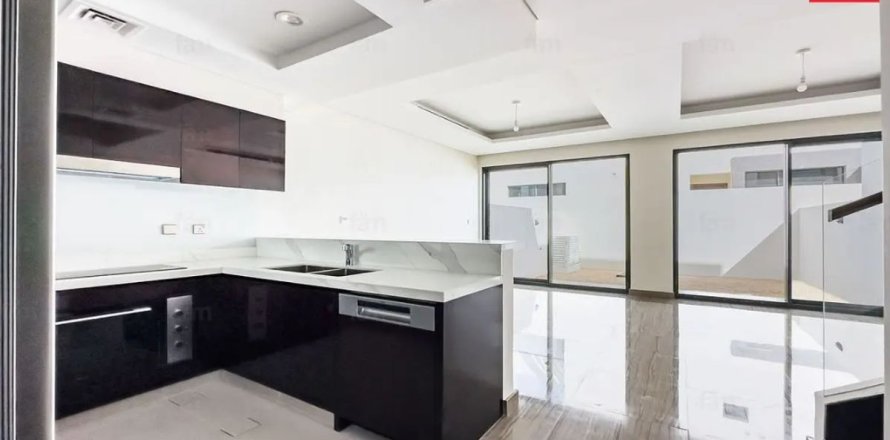 Villa itt: Dubai, EAE, 3 hálószoba, 138 m², azonosító: 741494