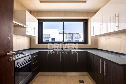 Apartment in Al Furjan, Dubai, UAE 2 bedrooms, 138 sq.m. № 654760 - photo 10