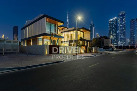 Willa na sprzedaż w Al Wasl, Dubai, ZEA 5 sypialnie, 1570 mkw., nr 652949 - zdjęcie 1