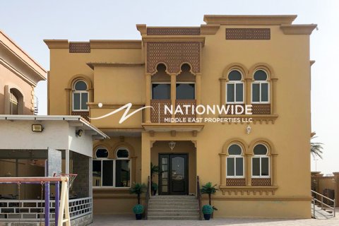 Villa til salgs i Abu Dhabi, Emiratene 4 soverom, 580 kvm Nr. 650513 - Foto 10