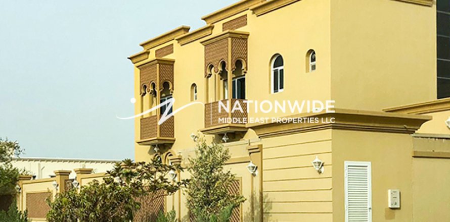 Villa i Abu Dhabi, Emiratene 4 soverom, 580 kvm nr. 650513