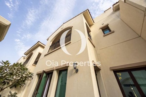 Vila di Abu Dhabi, UAE 3 bilik tidur, 198 meter persegi № 644643 - foto 3