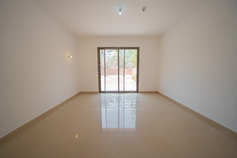 Üürile anda villa asukohaga Al Reem Island, Abu Dhabi, AÜE: 5 magamistoaga, 425 m² Nr 725751 - pilt 2