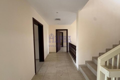 Huvila Al Hamra Village, Ras Al Khaimah, Arabiemiraatit 5 makuuhuonetta, 464.5 m2 № 679556 - kuva 9
