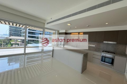 Apartment til salg i Dubai Harbour, Dubai, UAE 2 soveværelser, 161 kvm № 679554 - foto 2