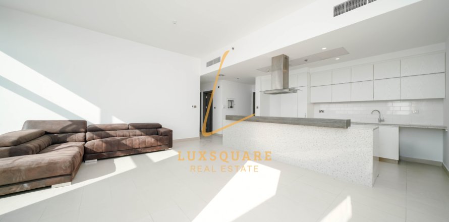 Apartman u gradu Motor City, Dubai, UAE 3 spavaće sobe, 194 m2 Br. 679557