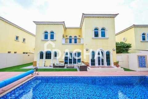 Villa en Jumeirah Park, Dubai, EAU 3 dormitorios, 510 m² № 719195