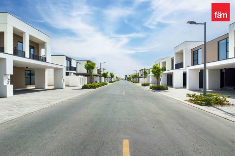 Villa en alquiler en Dubai, EAU 3 dormitorios, 144.8 m2 № 766293 - foto 12
