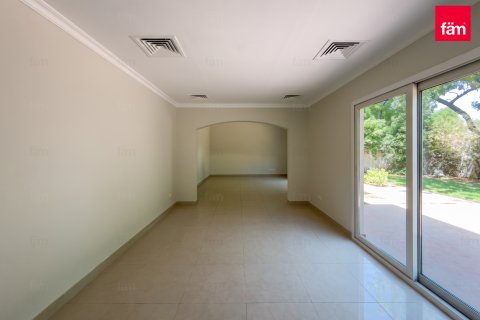 Villa in Dubai, UAE 3 bedrooms, 527.2 sq.m. № 764109 - photo 8