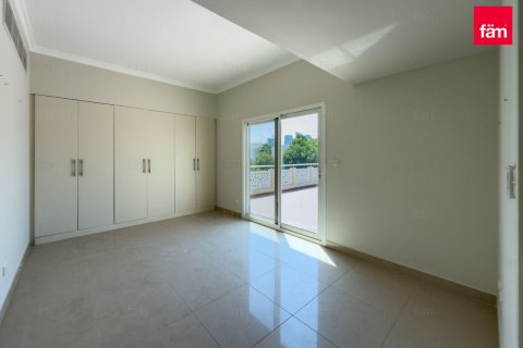 Villa in Dubai, UAE 3 bedrooms, 527.2 sq.m. № 764109 - photo 15